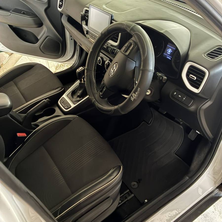 Front interior after detail, spotless and dressed
